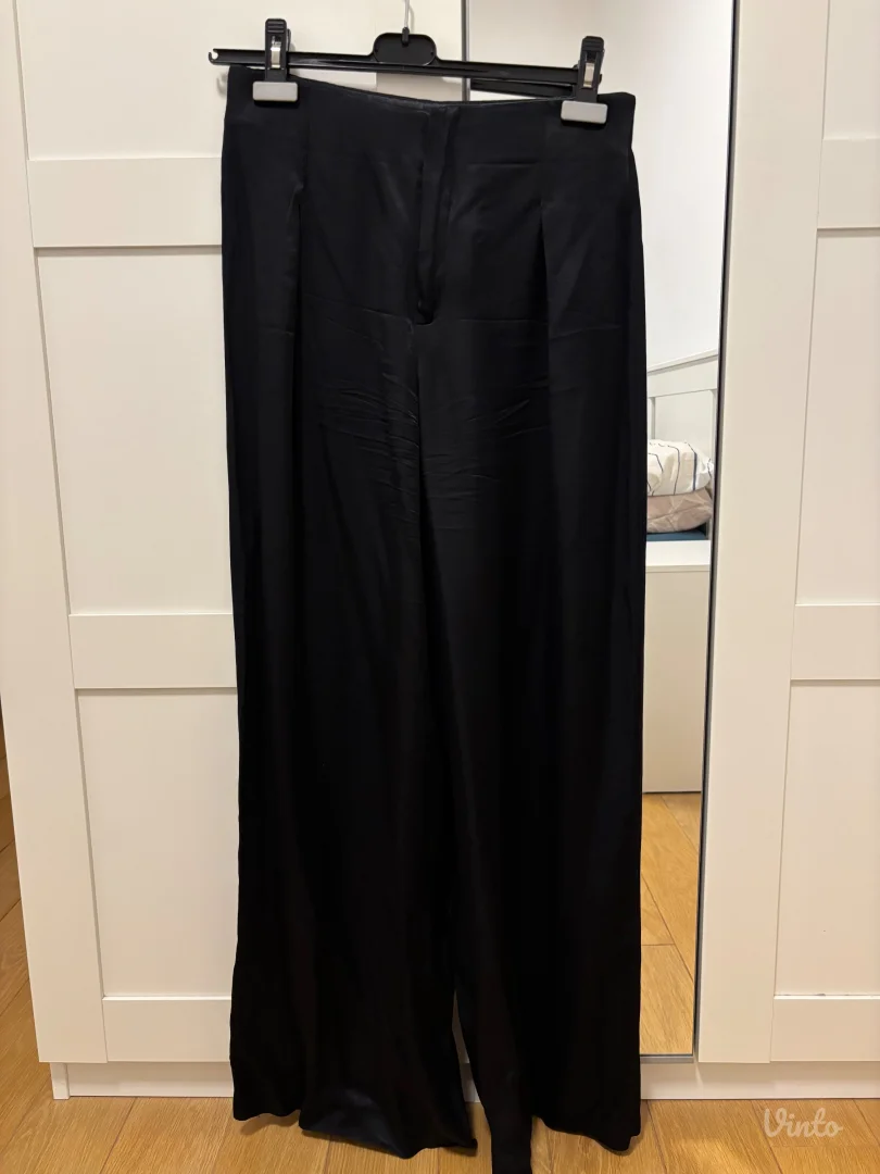 Svilene pantalone ZARA