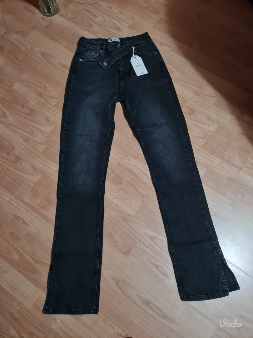 NOVE sive farmerke 38