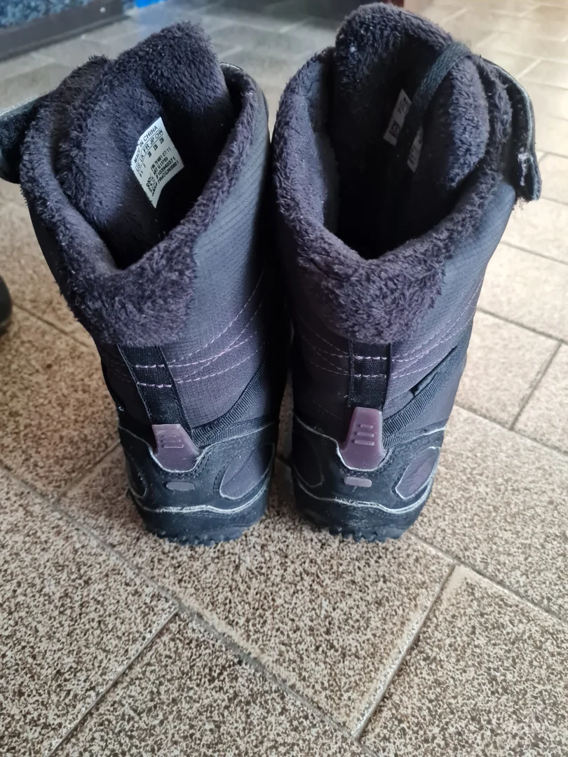 Adidas vodootporne cizme 37 1/3