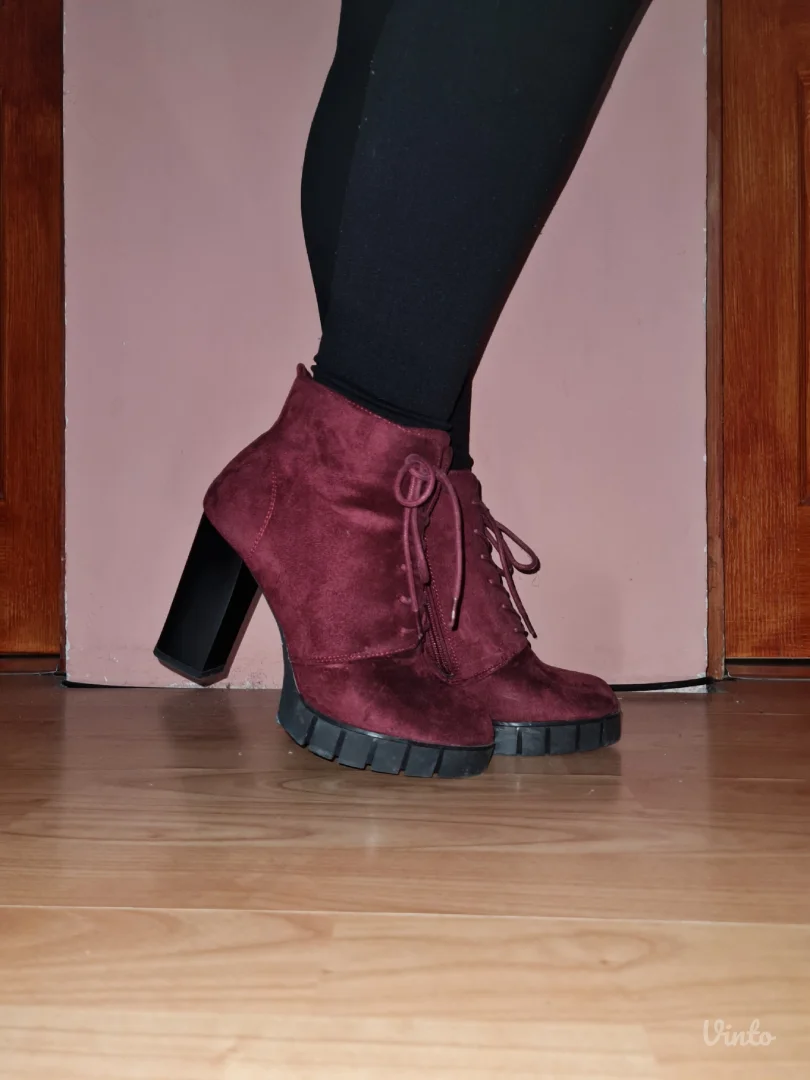 Bordo plišane čizme 38