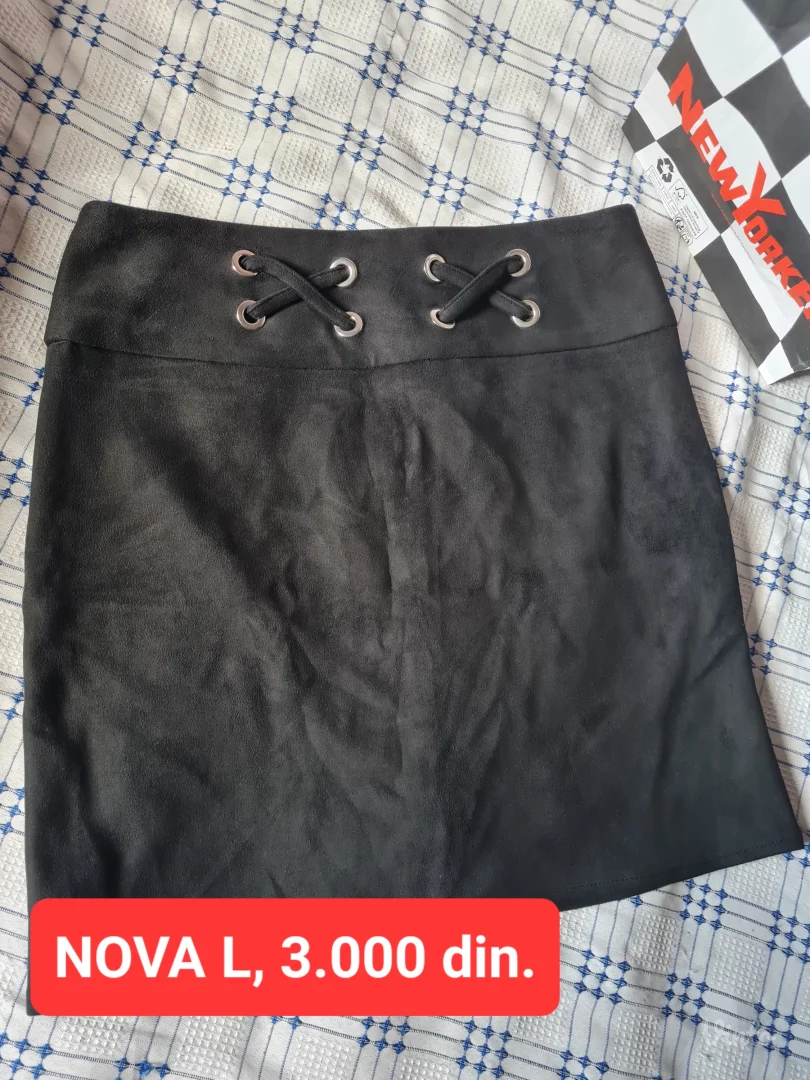 Nova crna mini suknja L