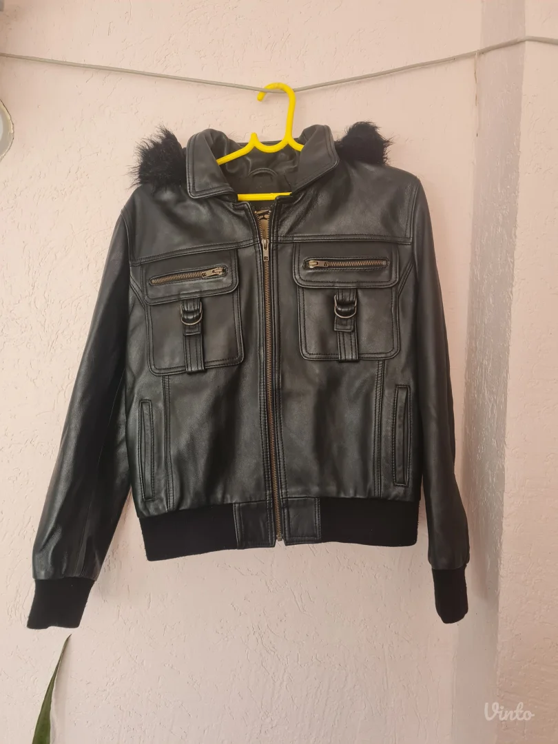 Crna kožna jakna 40