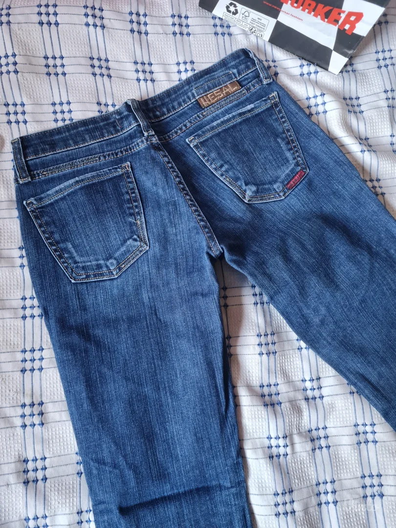 Nesal uske farmerke 28