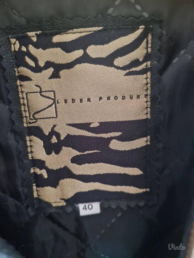 Crna kožna jakna 40