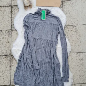 NOVA Benetton rolka haljina L