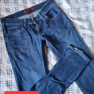 Nesal uske farmerke 28