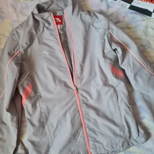 Anta sivi suskavac S