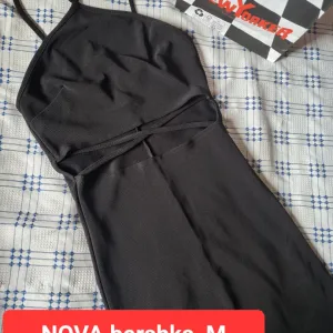Nova Bershka haljina M