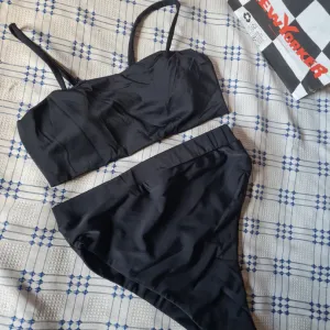 Novi dvodelni kupaci uni