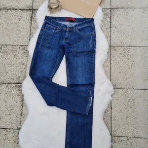 NOVE Nesal farmerke 28/34