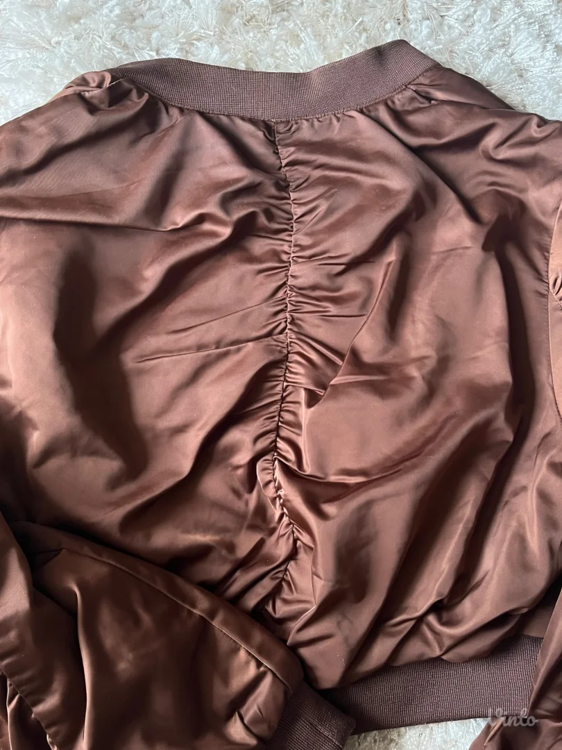 stradivarius bomber jakna