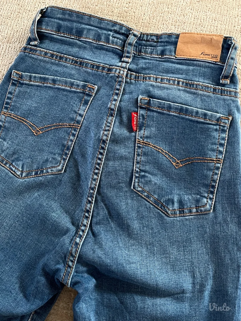 fioretto zvonaste farmerke