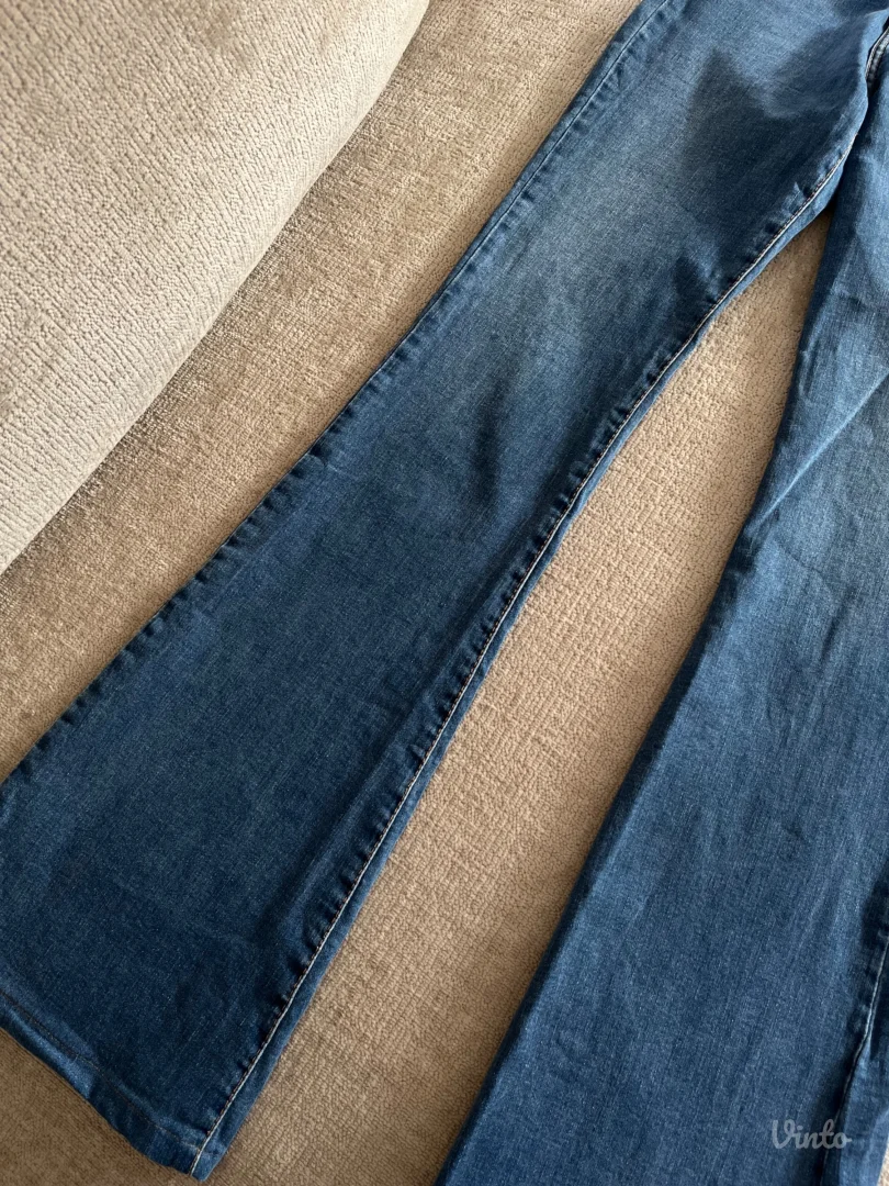 fioretto zvonaste farmerke