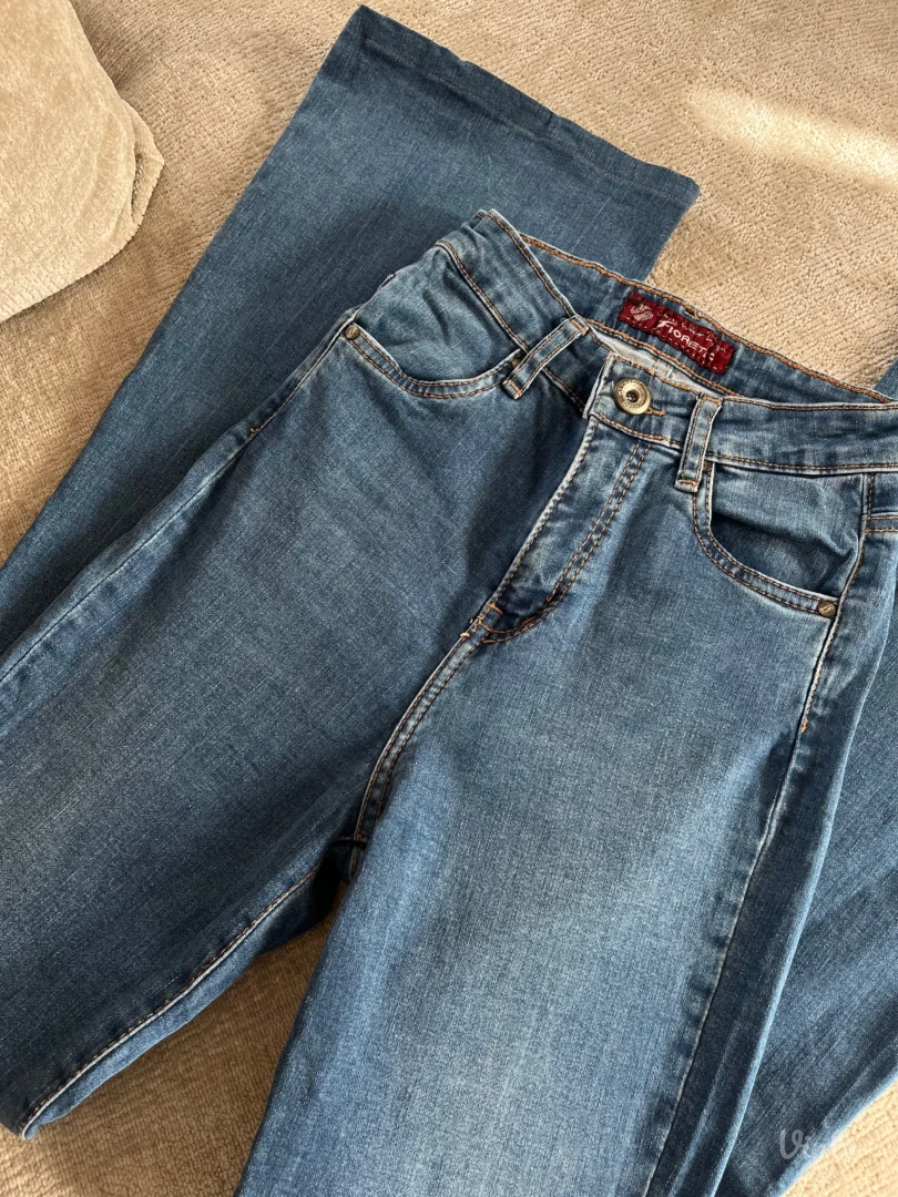 fioretto zvonaste farmerke