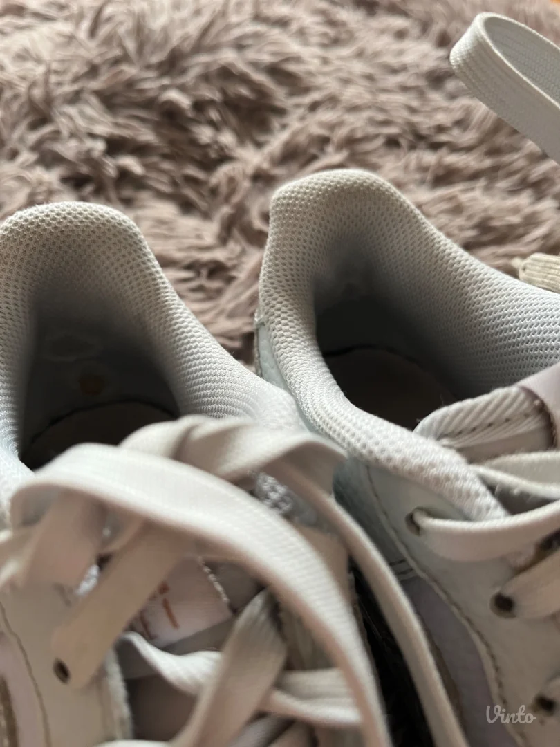 gratis ptt/ nike air force 1 pure platinum silver