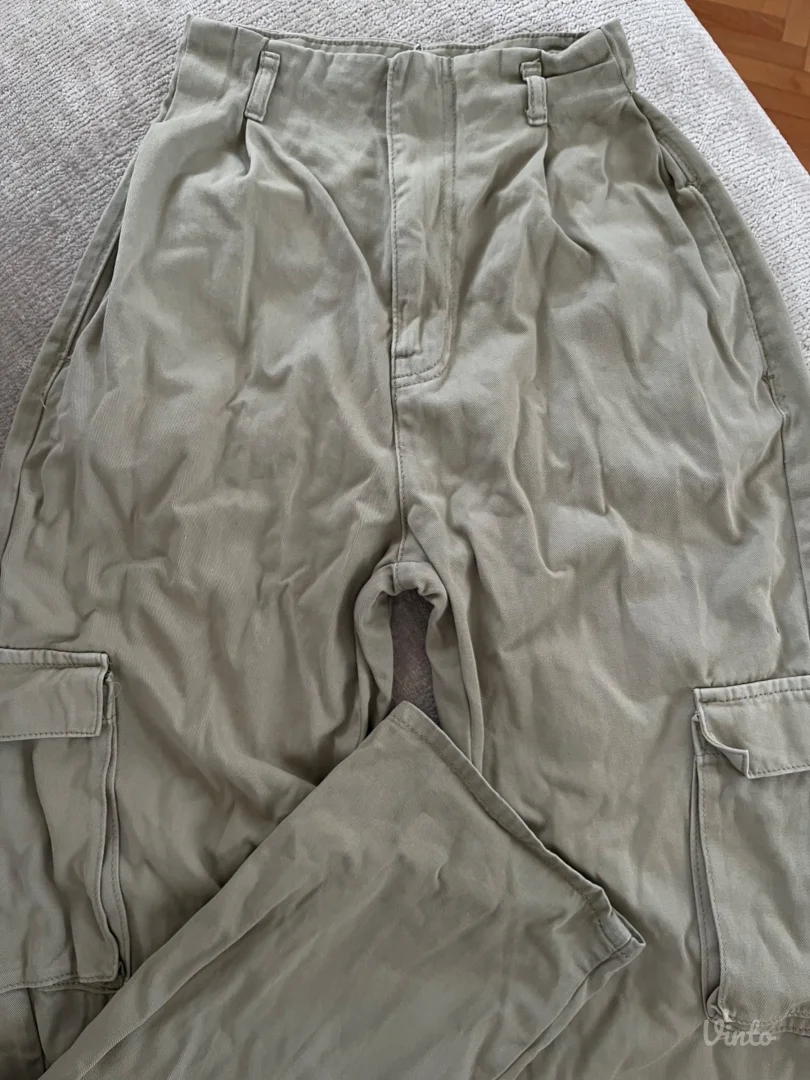 stradivarius cargo pantalone