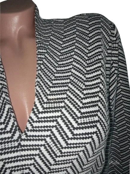 COMMA,NOVO.VRHUNSKA HALJINA 40-L