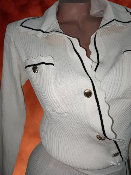 FANTASTICNA TRIKOTAZNA HALJINANOVO- M-L