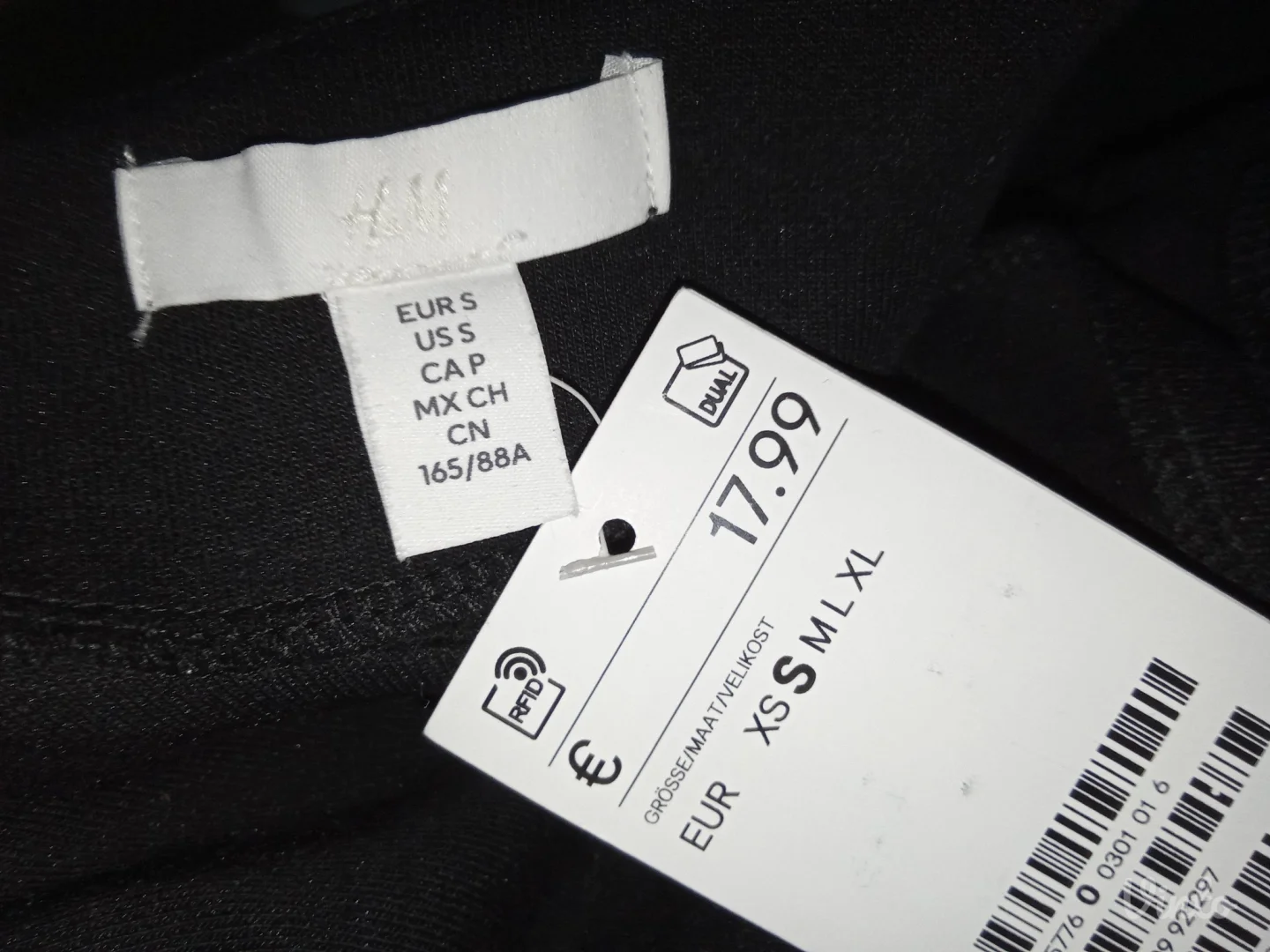 H&MNOVO-PAMUCNA CRNA HALJINA S-M