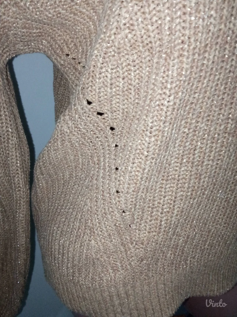 ❤️H&M❤️OKER SVETLUCAV DZEMPER  M-L