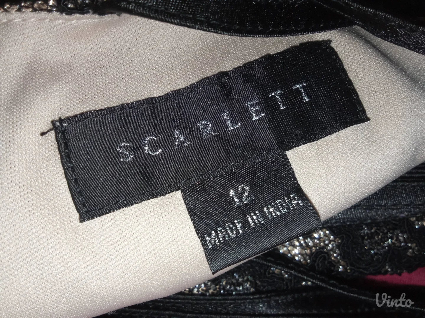 SCARLETT-CRNO ZLATNA OD ČIPKE-NOVO-L-XL