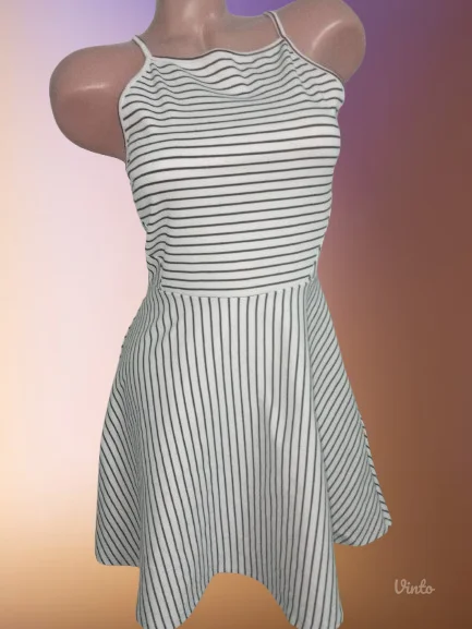 H&MPRUGASTA VISKOZNA HALJINA XS- S