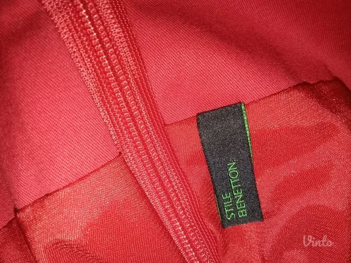 ❤️BENETTON❤️NOVO-CRVENA HALJINA-VRH!! XS-34