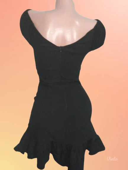 PrettyLittleThing--predobra haljina-NOVO-S