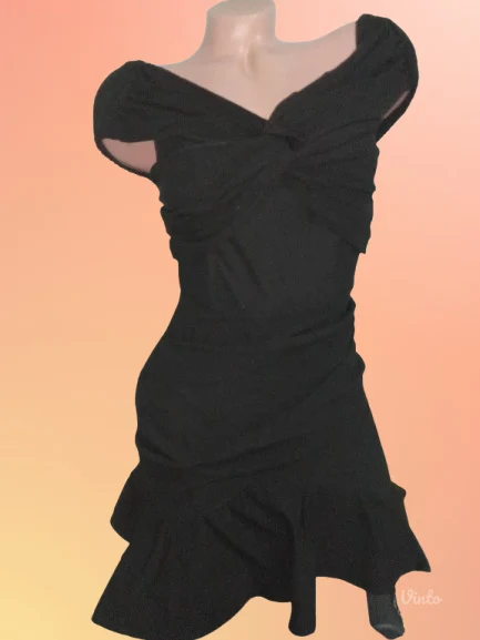 PrettyLittleThing--predobra haljina-NOVO-S