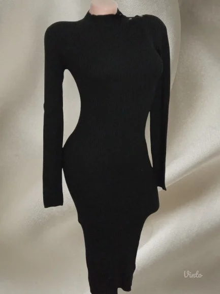 ❤️BERSHKA❤️NOVO-crna trikotazna haljina S_M