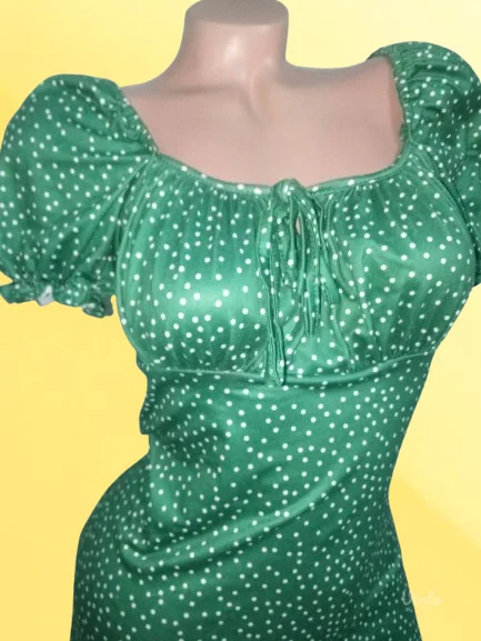 SHEINNOVO-PRELEPA ZELENA SA TUFNICAMA S-36