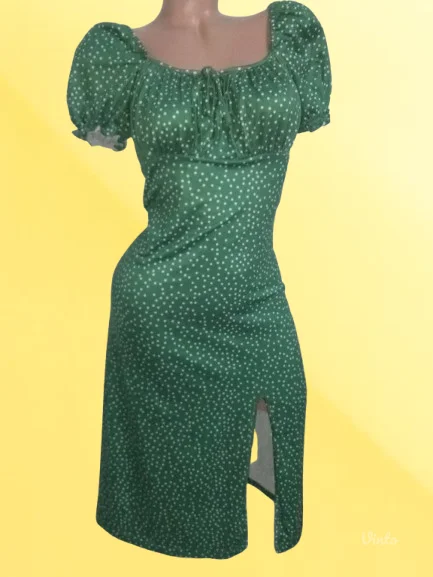 SHEINNOVO-PRELEPA ZELENA SA TUFNICAMA S-36