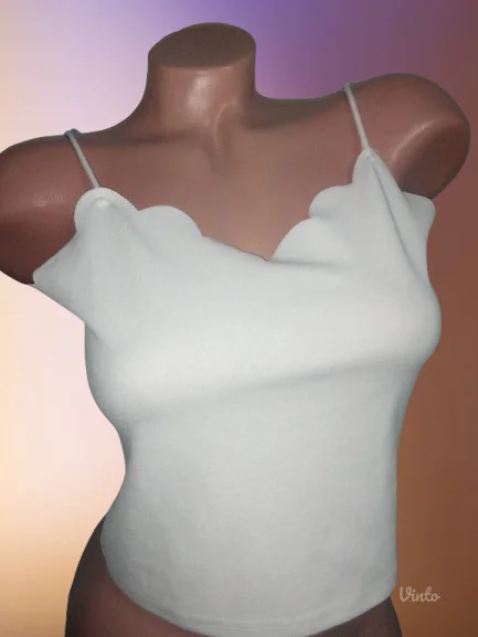 SHEINNOVO-LASERSKI SECENA MAJICA S-M