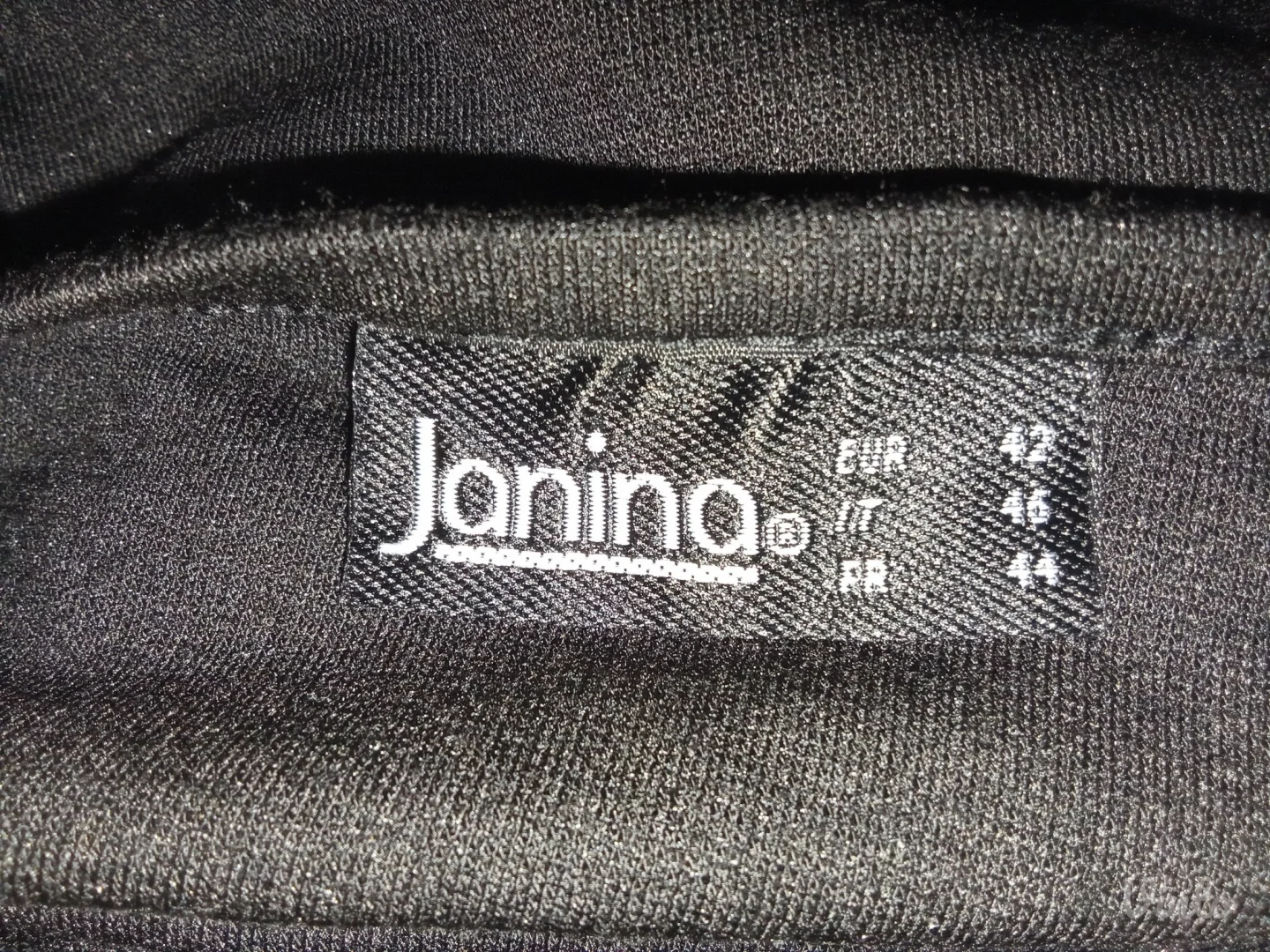 ❤️JANINA❤️NOVO-CRNA SA CIRKONIMA L-XL