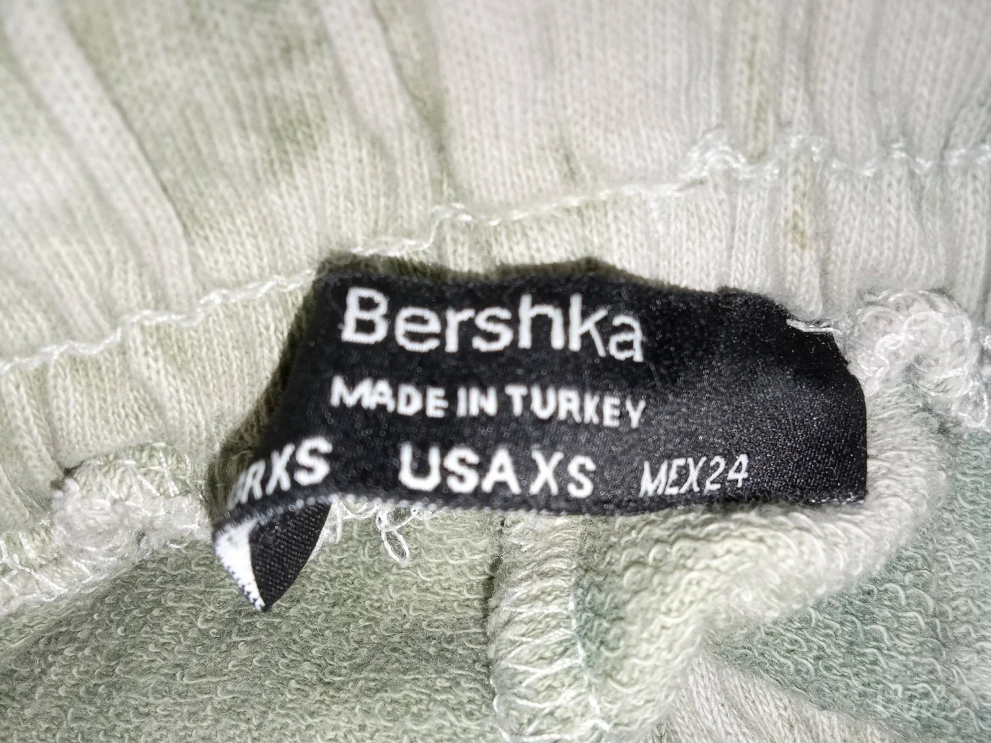 BERSHKA-AKVAREL DEZEN TRENERKAXS-S-M