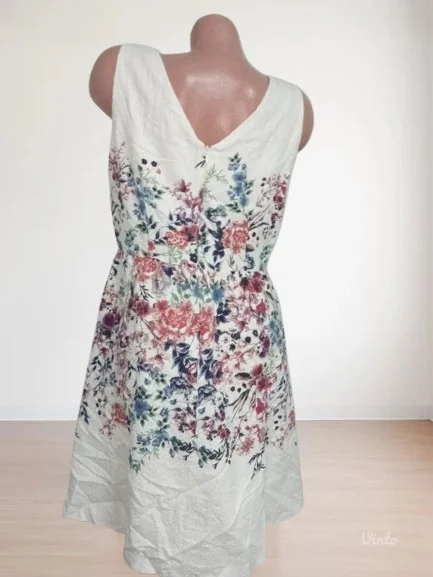 ❤️C&A❤️NOVO-DIVNA BELO-CVETNA HALJINA L-XL