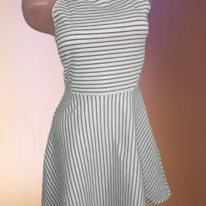 H&MPRUGASTA VISKOZNA HALJINA XS- S