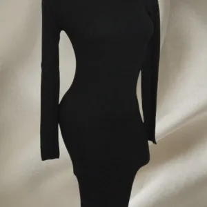 ❤️BERSHKA❤️NOVO-crna trikotazna haljina S_M