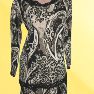 DANILONOVO-LEPA SA ANIMAL ŠAROM M-L