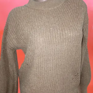 ❤️H&M❤️OKER SVETLUCAV DZEMPER  M-L