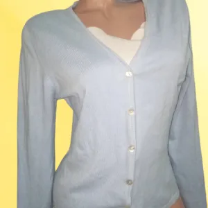 AMISUVISKOZNI PLAVI KARDIGAN M-L