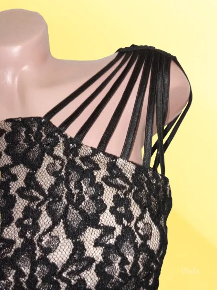 SCARLETT-CRNO ZLATNA OD ČIPKE-NOVO-L-XL