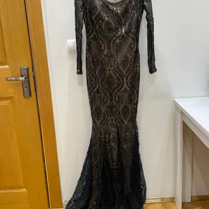 Duga svečana haljina