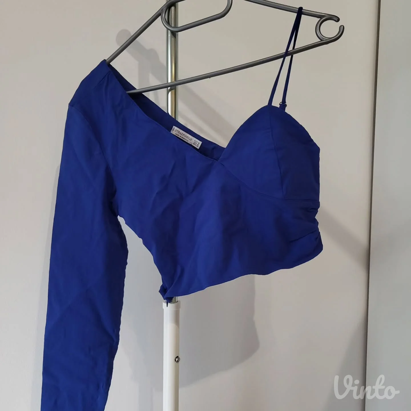 Stradivarius asimetrični top