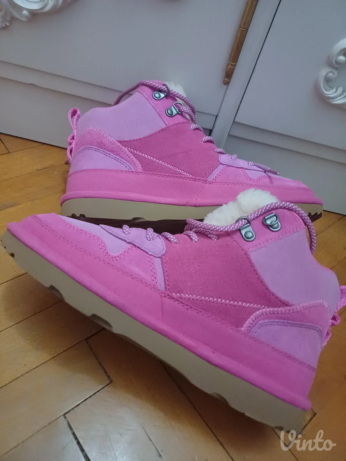 Original Ugg patike,nove