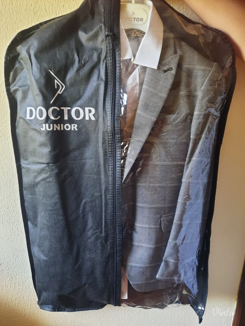 Trodelno odelo za dečake + košulja, veličina 10