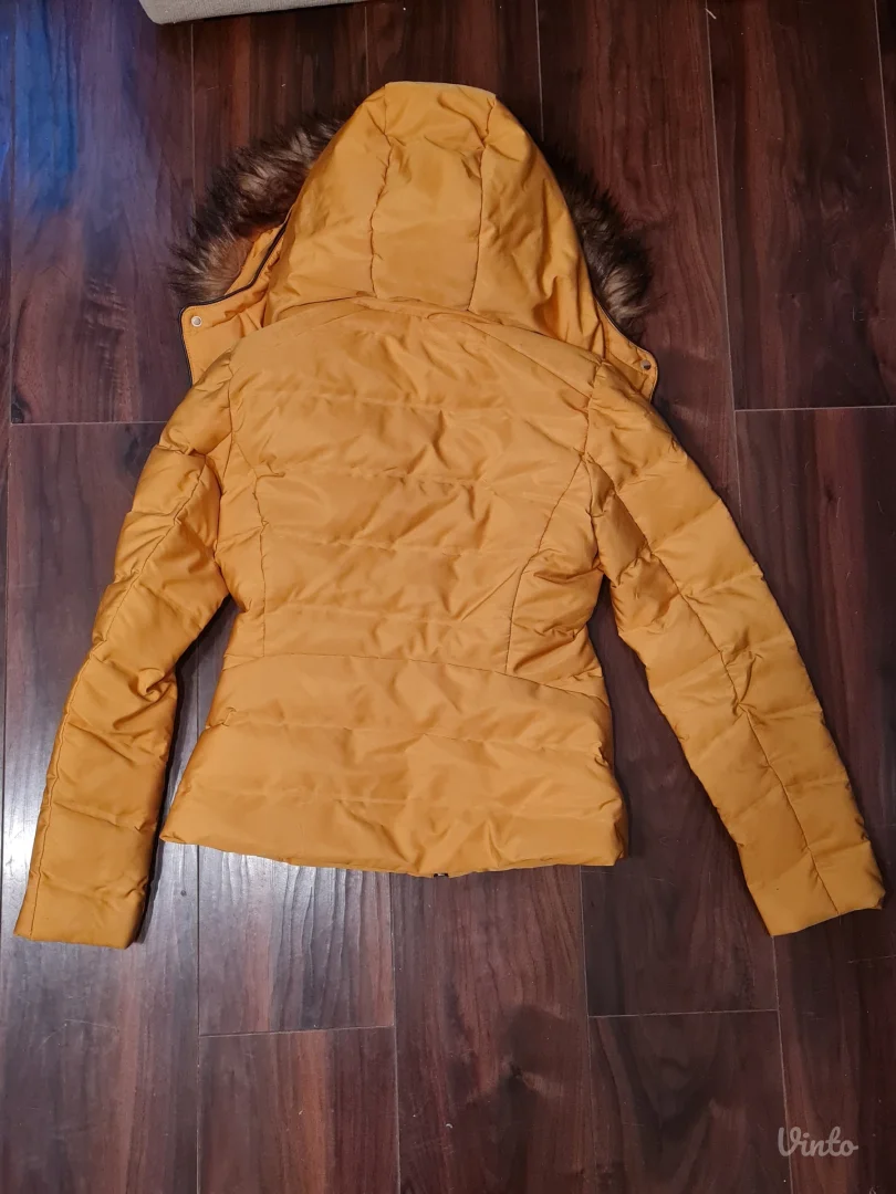 Ženska zimska jakna, Zara, u boji senfa, veličina S