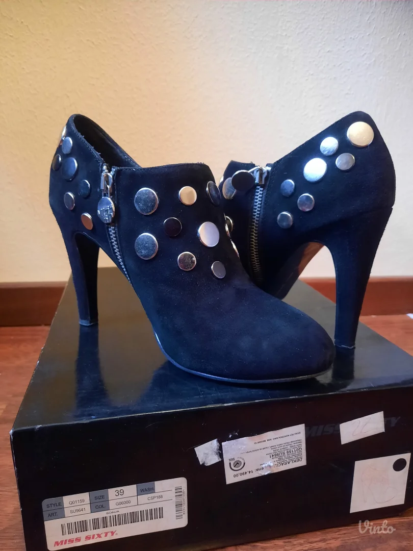 Miss sixty kratke, crne ženske čizmice, broj 39