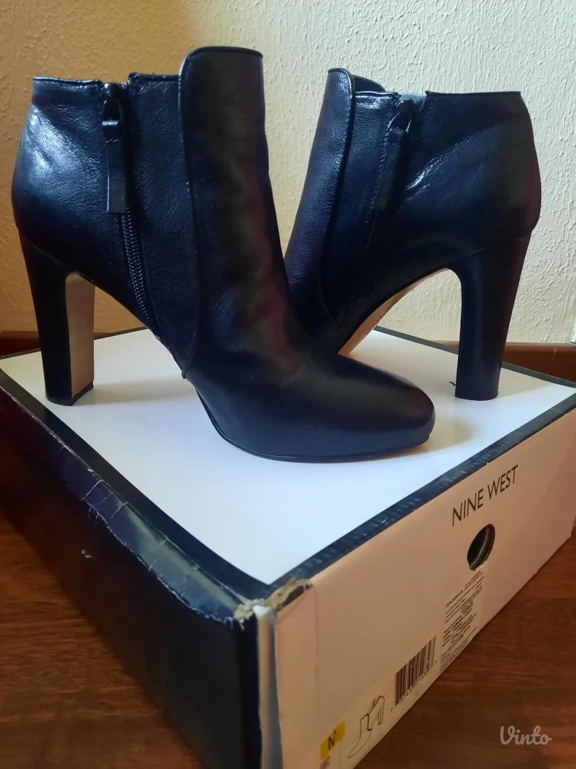Nine West crne kožne ženske čizmice, broj 39