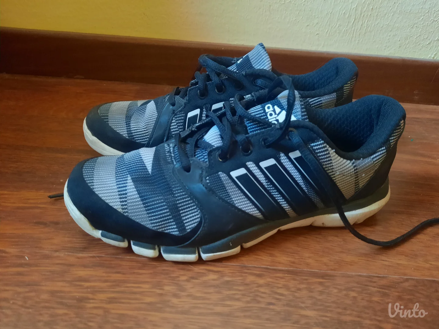 Adidas ženske patike broj 38 2/3